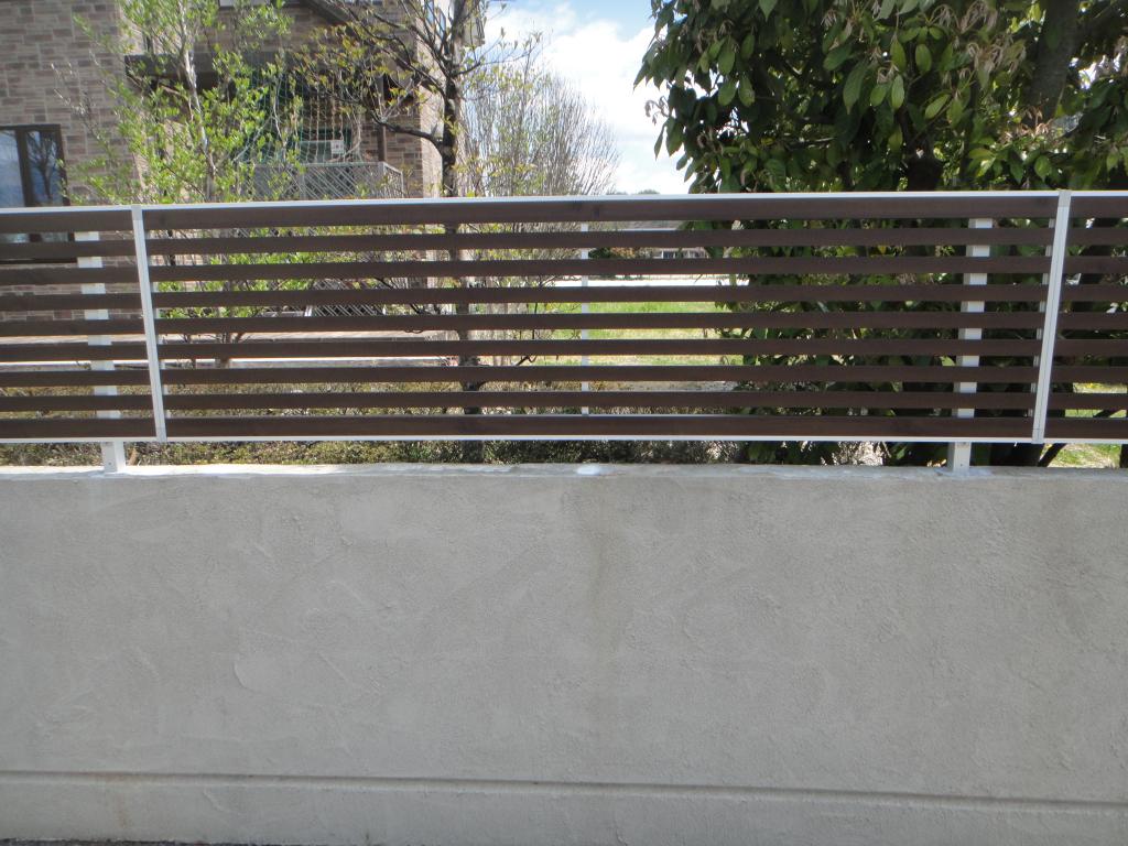 フェンス　塗り壁